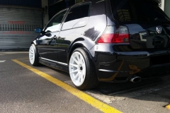 VW_Golf_R32_black_1