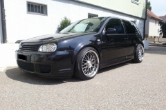 VW_Golf_R32_black_3